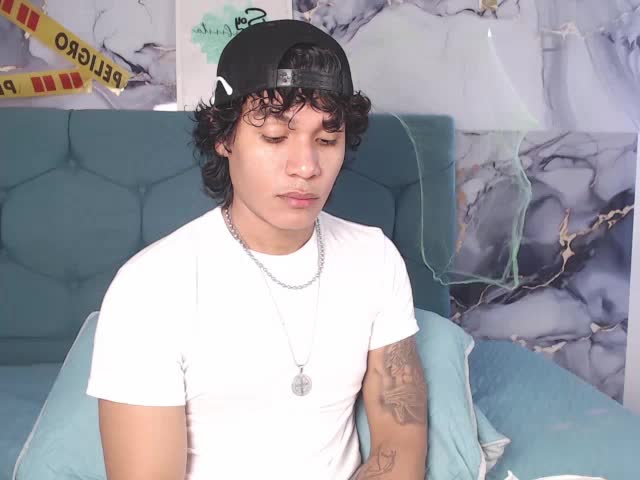 maximilianroth: عارضة كاميرا ويب على XloveCam