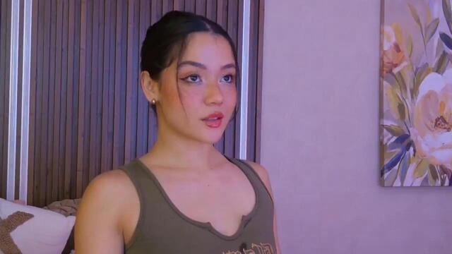 lucia-saanvi, model webcam de Flirt4Free: fotos