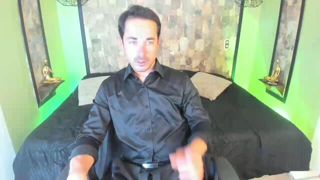 Preview photo of webcam model adams-sanz on Flirt4Free