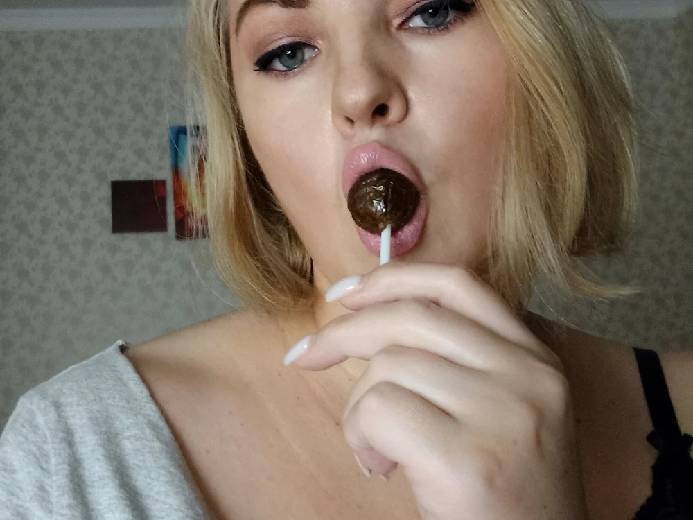 Vikki_Berry — Stripchat वेबकैम मॉडल: फ़ोटो
