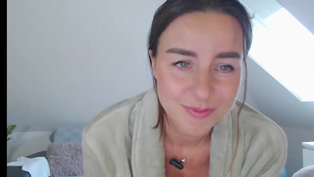 emerald_kittycat — Chaturbate ওয়েবক্যাম মডেল: ছবি