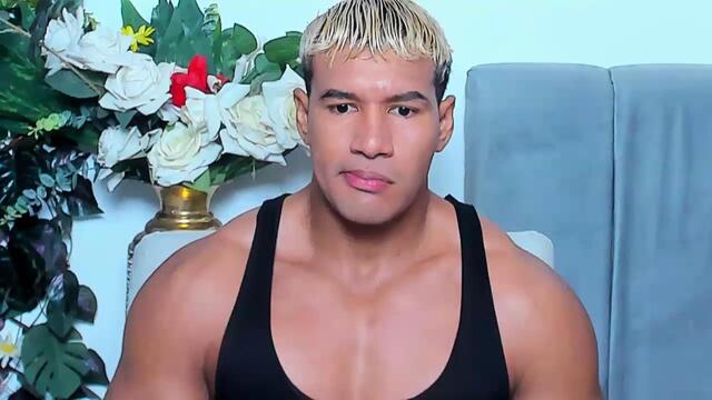 cris-cruz – Flirt4Free webkamerás modell