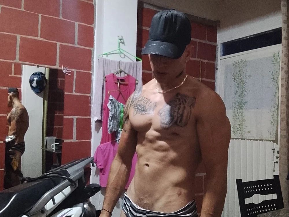 kanonbigcock90, model webcam de Stripchat: fotos