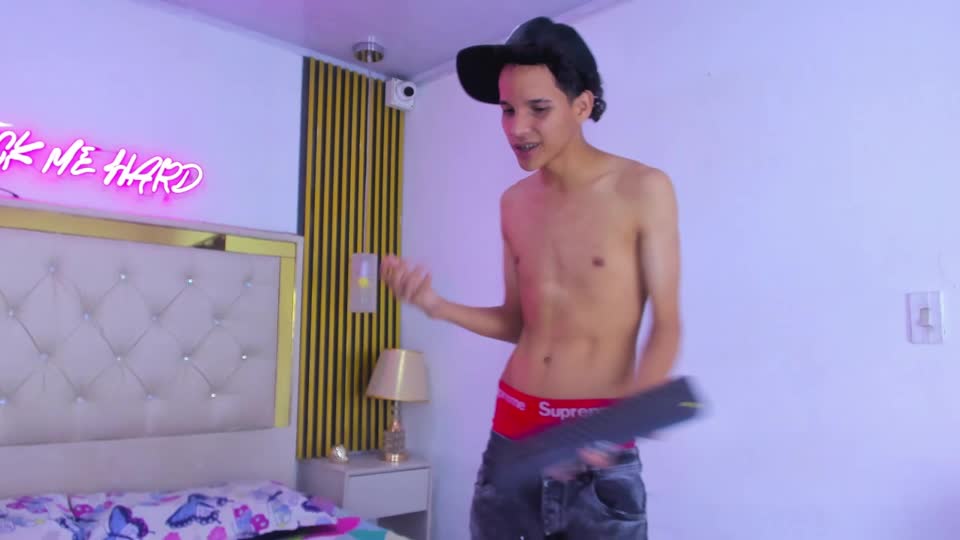 justinsecret, model webcam de XloveCam: fotos
