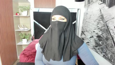 evelynsalah (BongaCams): fotod ja profiil