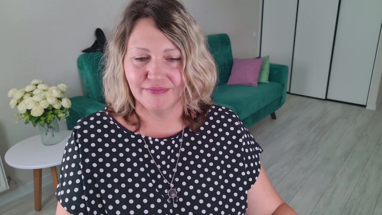 ninaweiss — XloveCam 直播模特:照片与资料