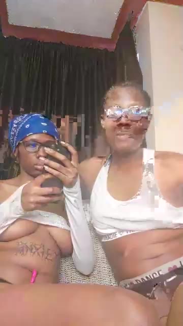 Preview photo of webcam model sweet_lora1 on Chaturbate