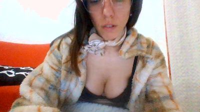 nazna: عارضة كاميرا ويب على Cam4