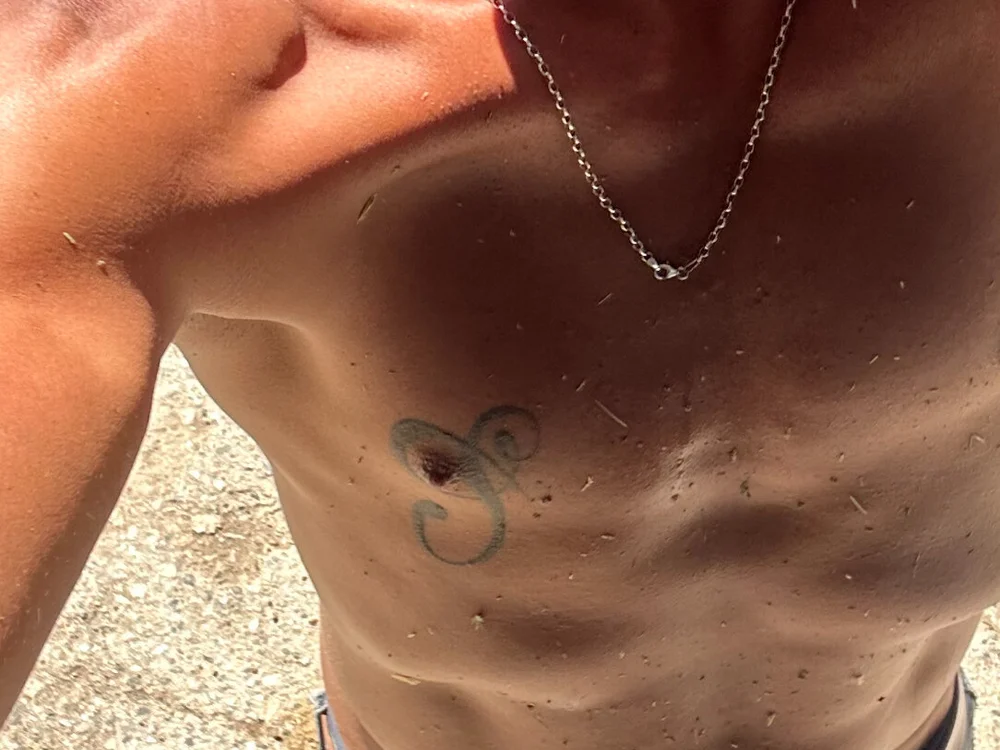 Preview photo of webcam model _madbull_ on Stripchat