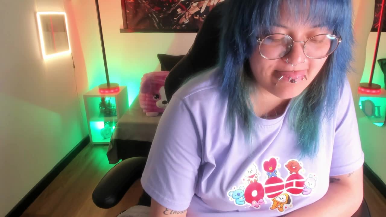 luckyleahh (XloveCam): fotod ja profiil