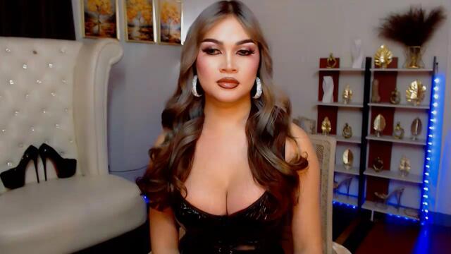 trish-reds – Webcam-Modell auf Flirt4Free
