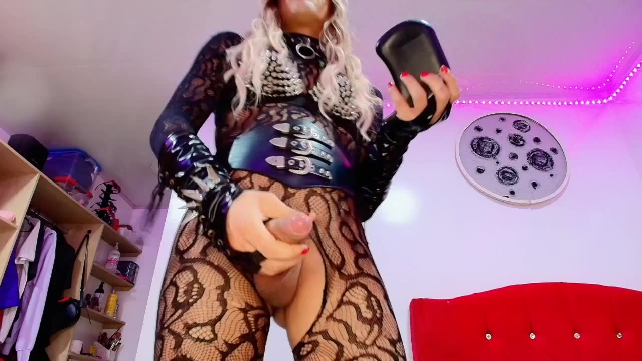 mistresshuggecock, model webcam de XloveCam: fotos