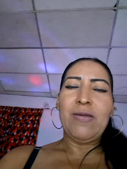 pielcanelaforu, cam model su XloveCam: foto
