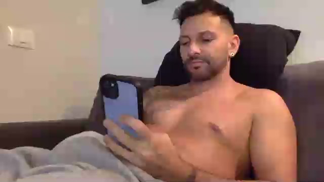 Preview photo of webcam model goroasroma on Cam4