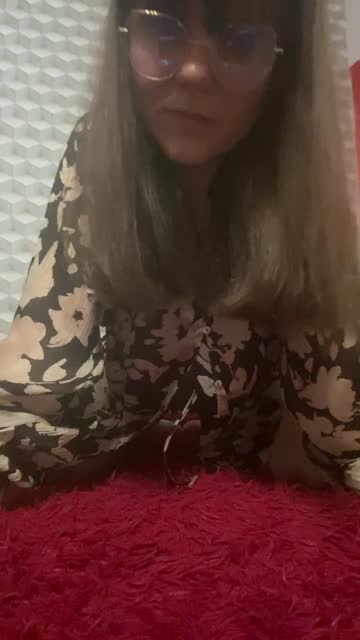 tilliana — XloveCam वेबकैम मॉडल: फ़ोटो