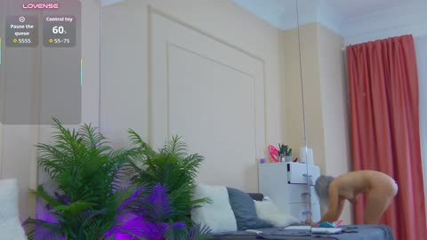 Preview photo of webcam model celinemeyer on BongaCams