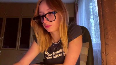 laviniasampley — Cam4 直播模特：照片与资料