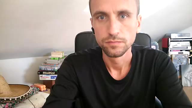 Preview photo of webcam model italiano116116 on Chaturbate