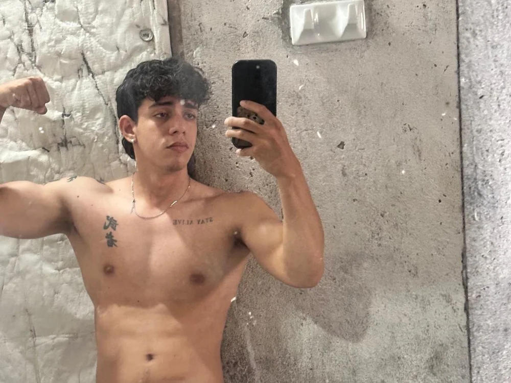valdren_vylord – Stripchat webkamerás modell