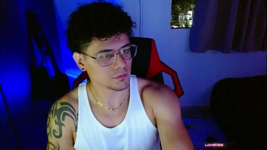 loganwilliam – уебкам модел в LiveJasmin: снимки