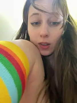 Preview photo of webcam model FroggyAnna on Stripchat