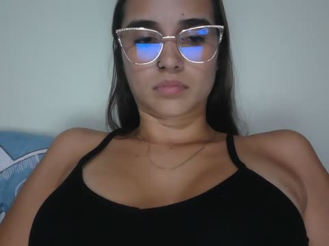 trianabell — BongaCams 直播模特：照片与资料