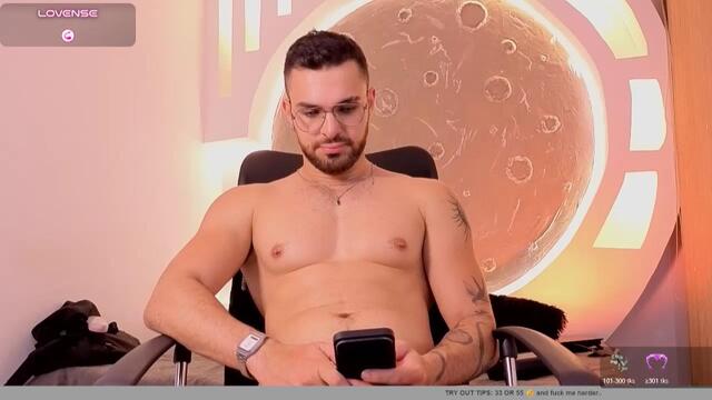 Фото вебкам-модели apoloo-lux на Flirt4Free