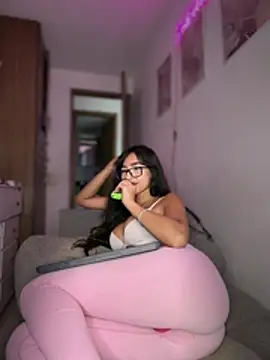DulceLenns, webcammodell på Stripchat: bilder
