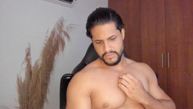 pier-simons: عارضة كاميرا ويب على Flirt4Free