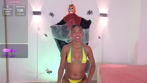 Фото вебкам-модели zury-moon на BongaCams