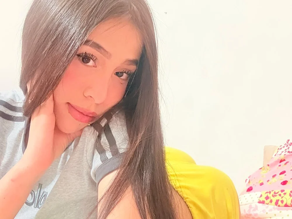 EmmaPiink_ – Stripchat webkamerás modell