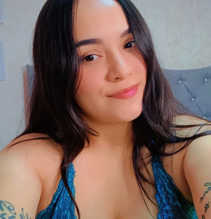 lunalovedoll_ — Stripchat 直播模特：照片与资料