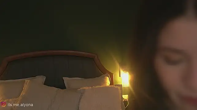 Alyonaqueen_, вебкам модел на Stripchat: слике