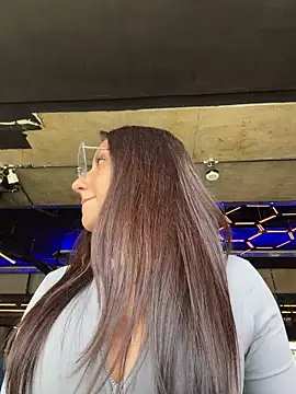 Tiny_lilith — Stripchat वेबकैम मॉडल: फ़ोटो