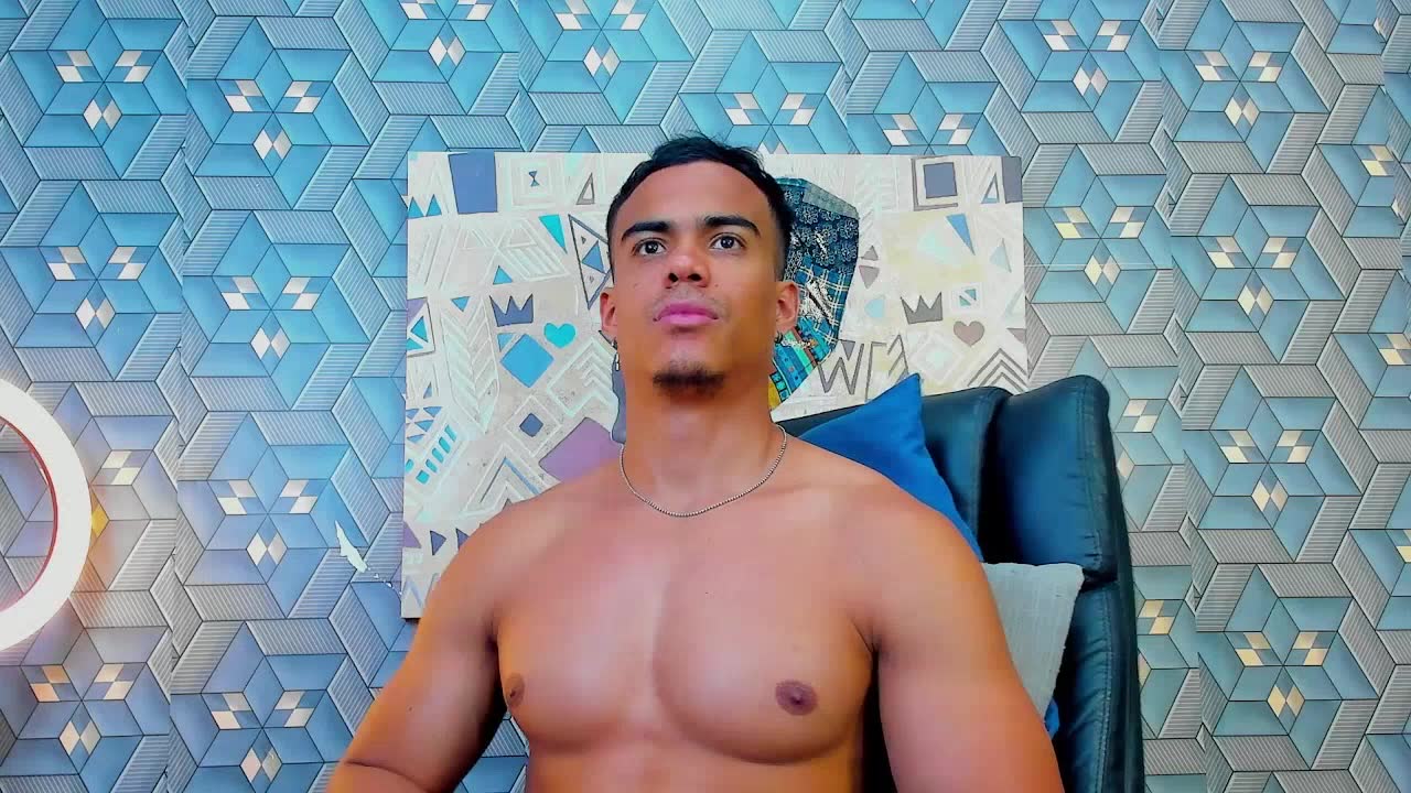 dominicsalazar – уебкам модел в XloveCam: снимки