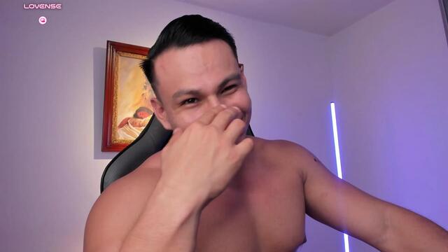 roy-constance – Flirt4Free webkamerás modell