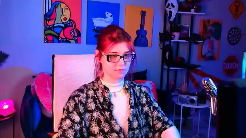 julliamorre (LiveJasmin): fotod ja profiil