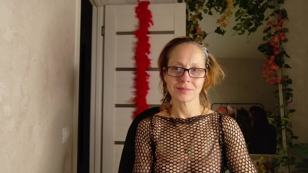 lioraweiss — XloveCam वेबकैम मॉडल: फ़ोटो