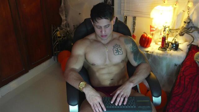jhon-nicolas – Webcam-Modell auf Flirt4Free