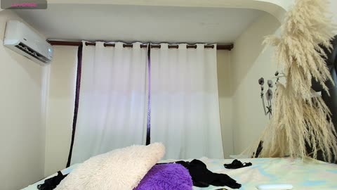 minilove01, modèle webcam BongaCams : photos