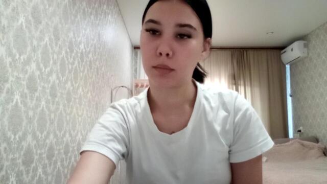 Preview photo of webcam model eda-brindle on Flirt4Free