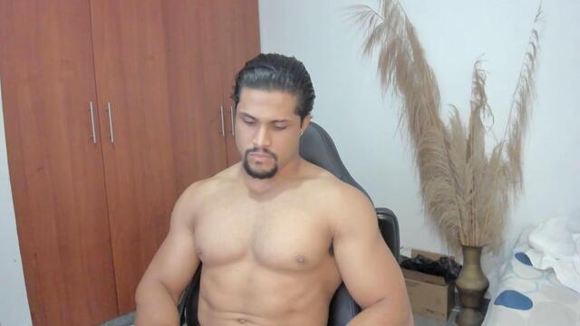 owen-dark – Flirt4Free webkamerás modell