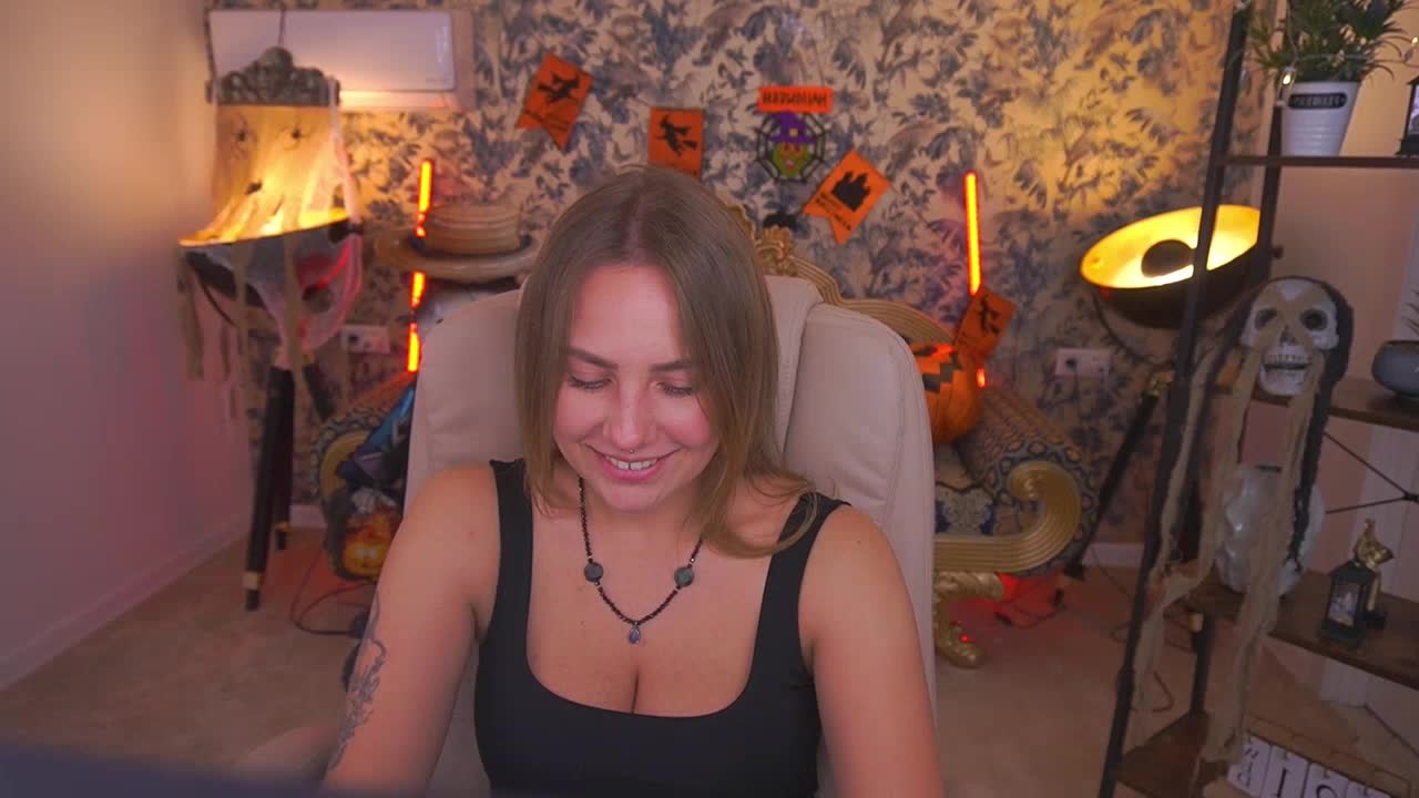 bettyluv, вебкам модел на XloveCam: слике