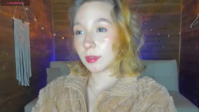 Preview photo of webcam model shatall_rouge on Chaturbate