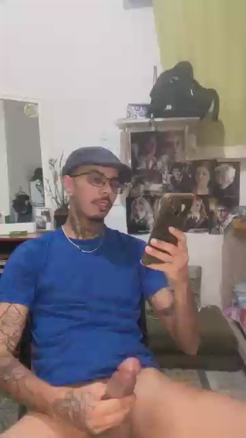 klinger30 — Cam4 ওয়েবক্যাম মডেল: ছবি