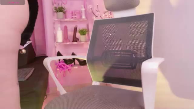 _little_cloe — Chaturbate वेबकैम मॉडल: फ़ोटो
