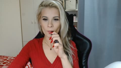 Preview photo of webcam model kristinenatural on BongaCams