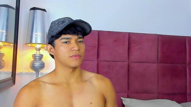 Фото вебкам-модели luca-mashle на Flirt4Free