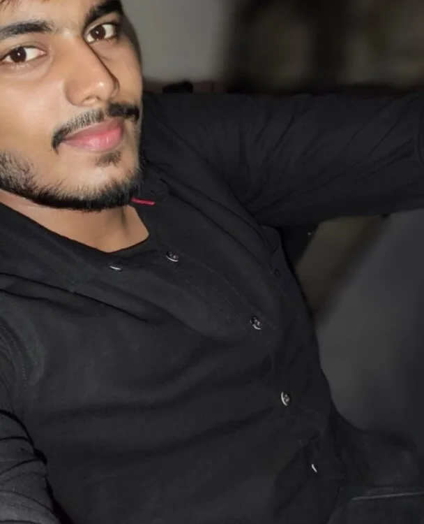 Rahul905, cam model su Stripchat: foto