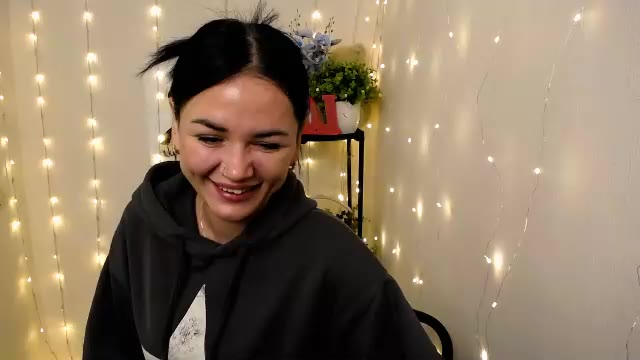 Preview photo of webcam model bliss_tokio on Chaturbate